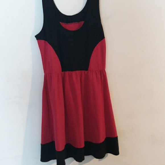 Dress - Picture 3 of 3